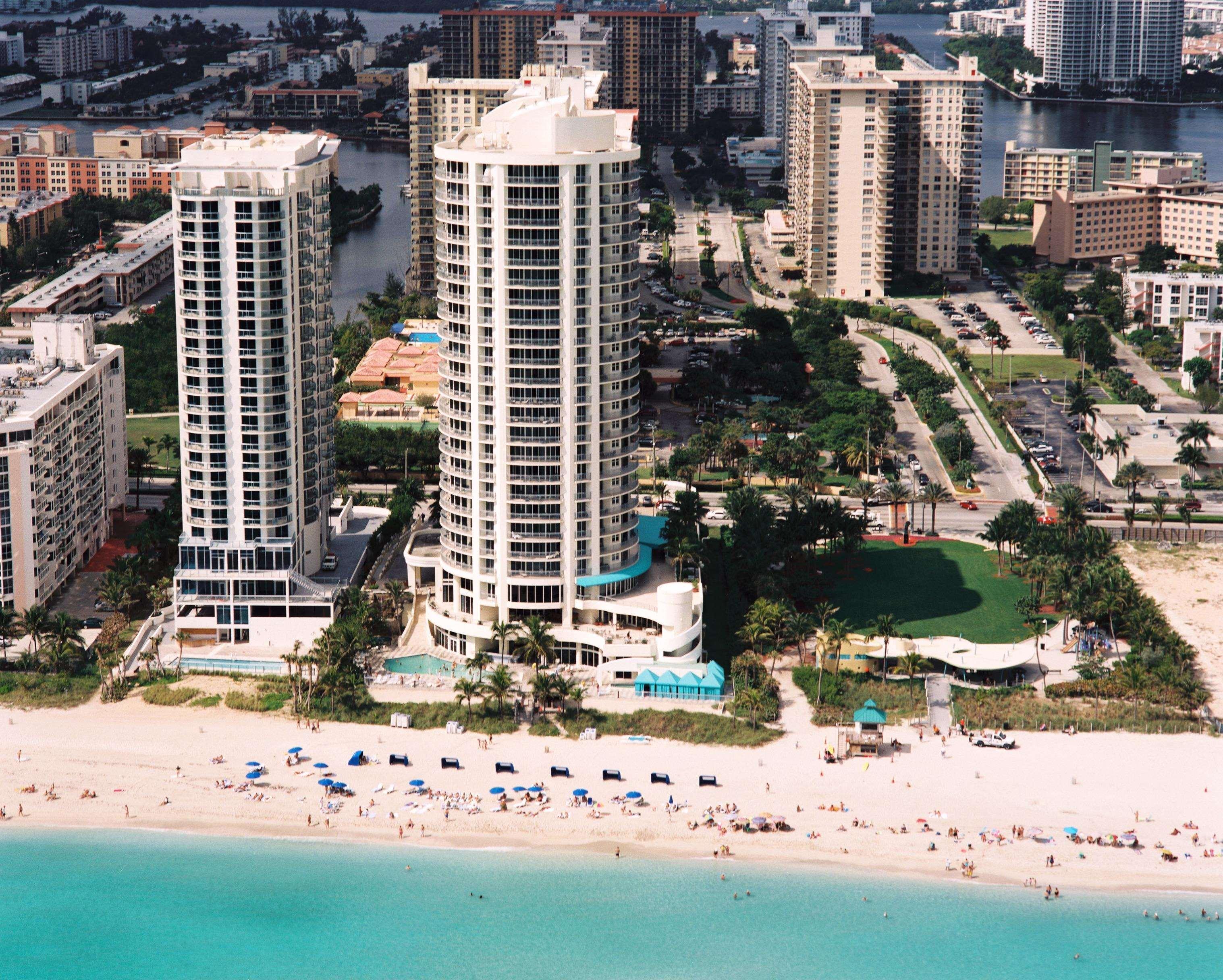 Doubletree By Hilton Ocean Point Resort - North Miami Beach Sunny Isles Beach Bagian luar foto