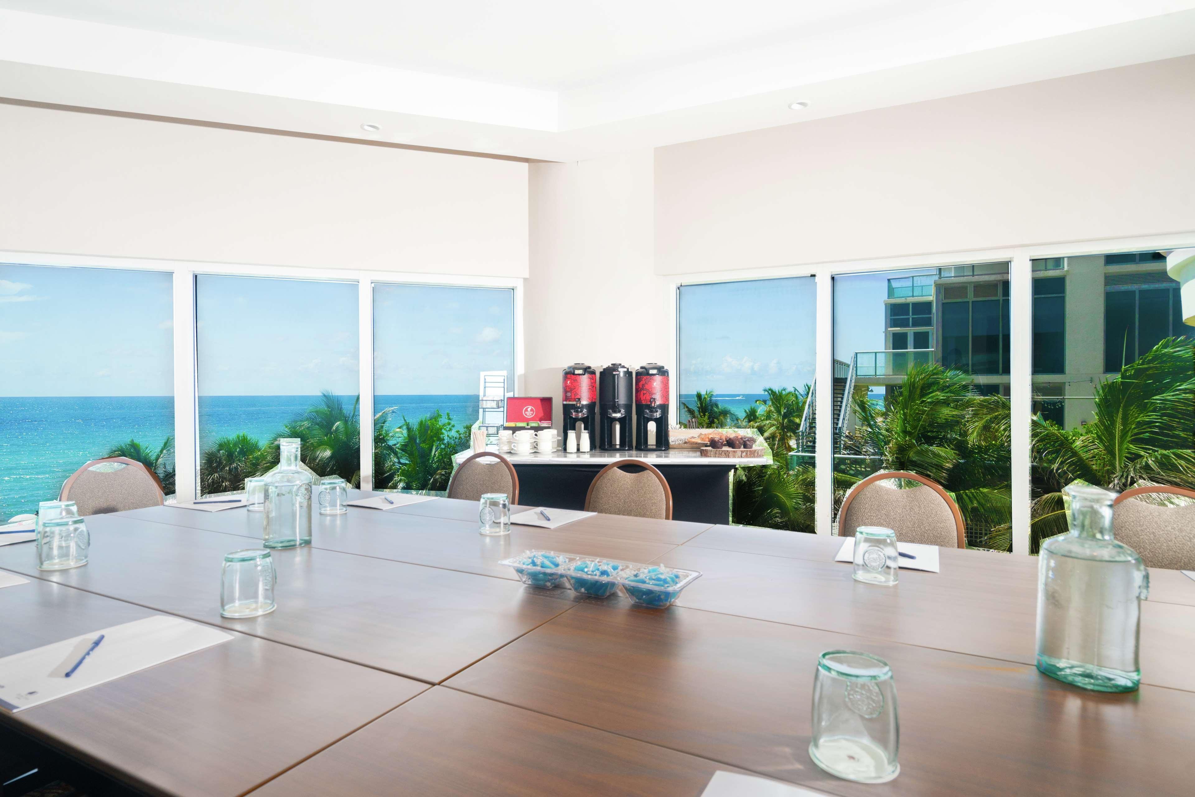 Doubletree By Hilton Ocean Point Resort - North Miami Beach Sunny Isles Beach Bagian luar foto