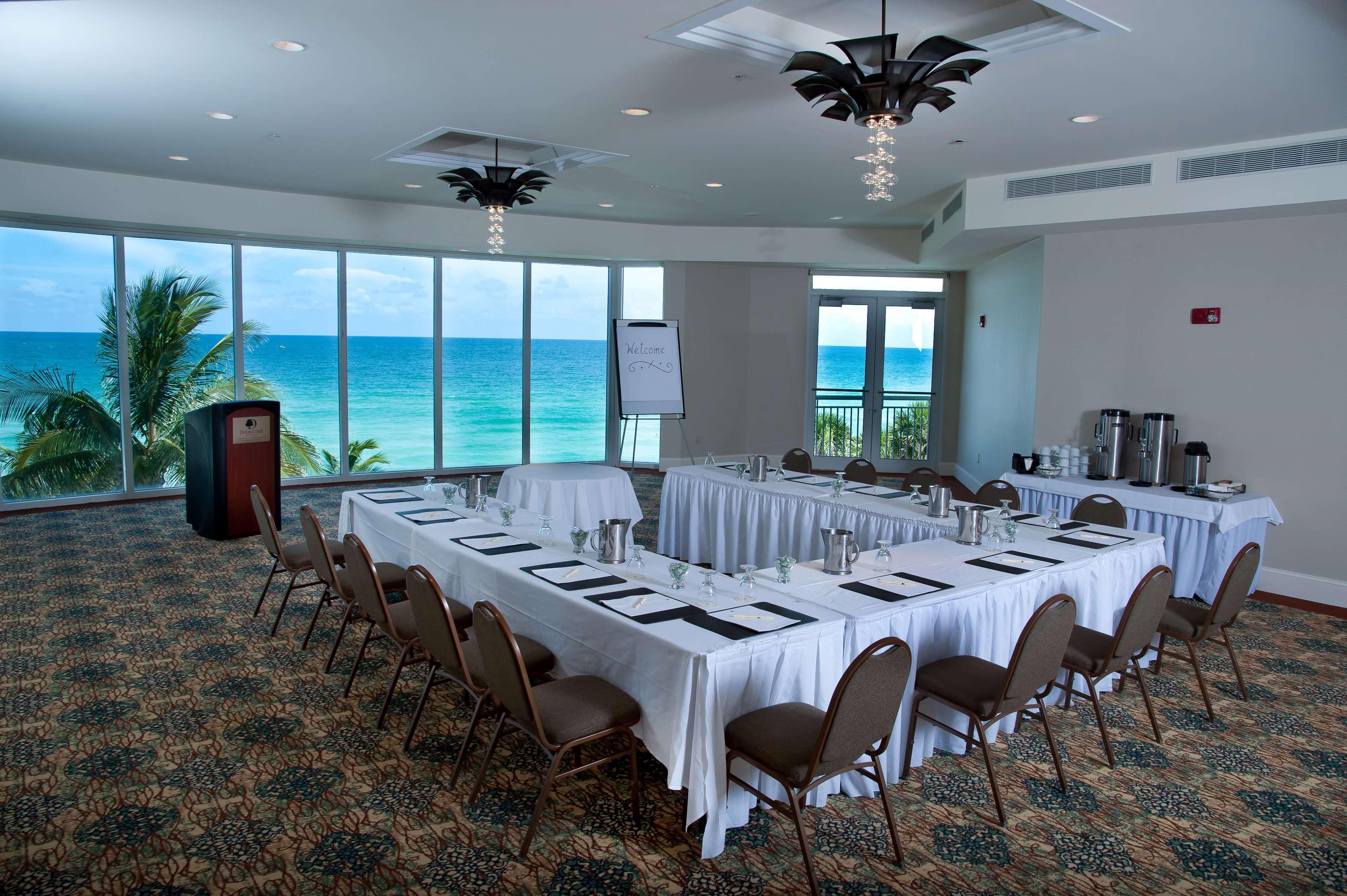 Doubletree By Hilton Ocean Point Resort - North Miami Beach Sunny Isles Beach Bagian luar foto