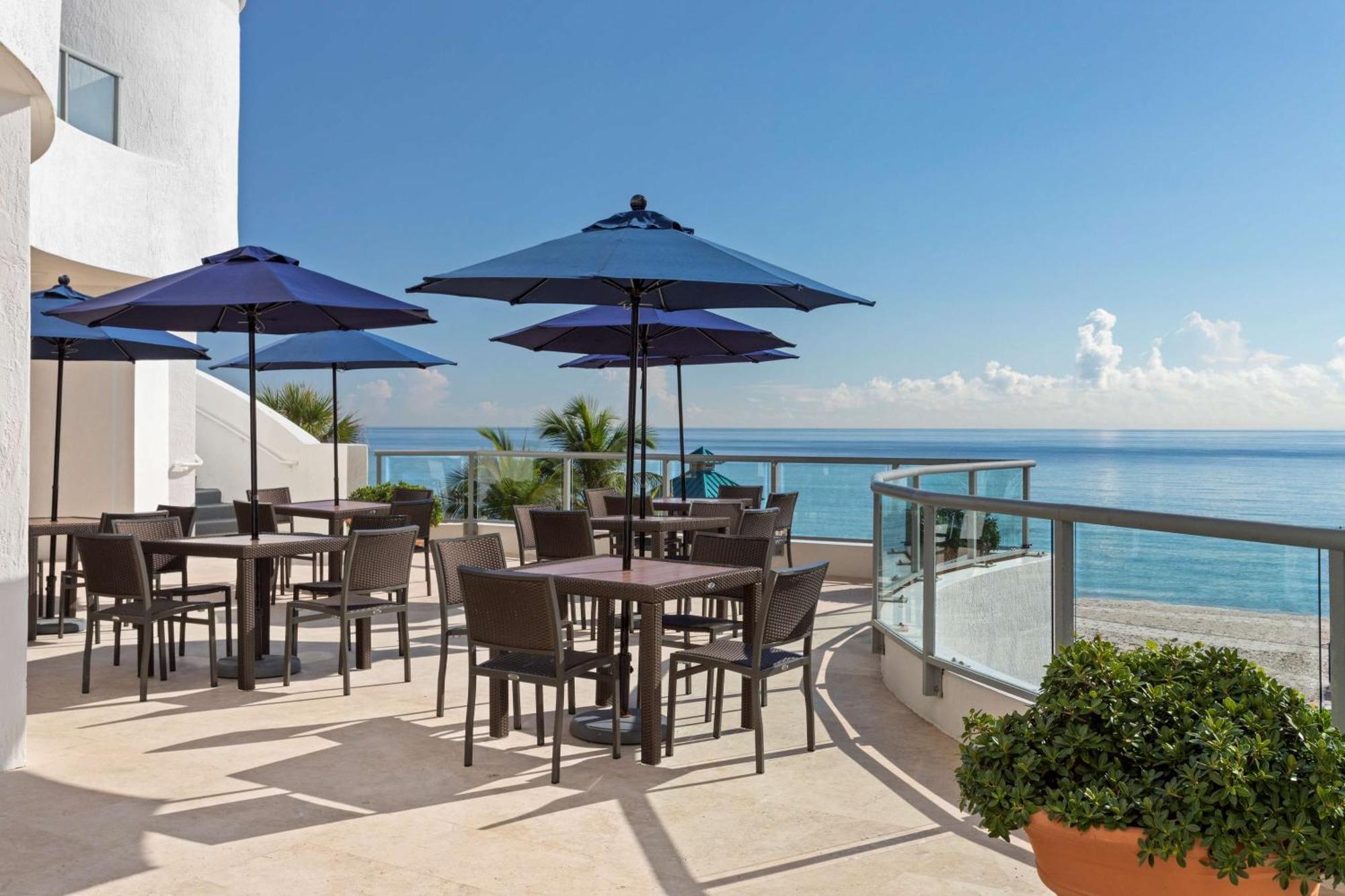 Doubletree By Hilton Ocean Point Resort - North Miami Beach Sunny Isles Beach Bagian luar foto