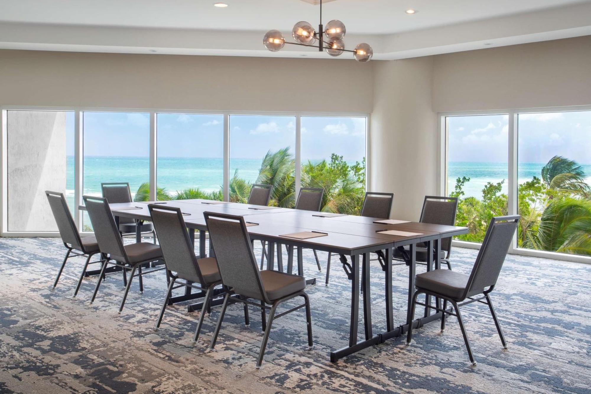 Doubletree By Hilton Ocean Point Resort - North Miami Beach Sunny Isles Beach Bagian luar foto