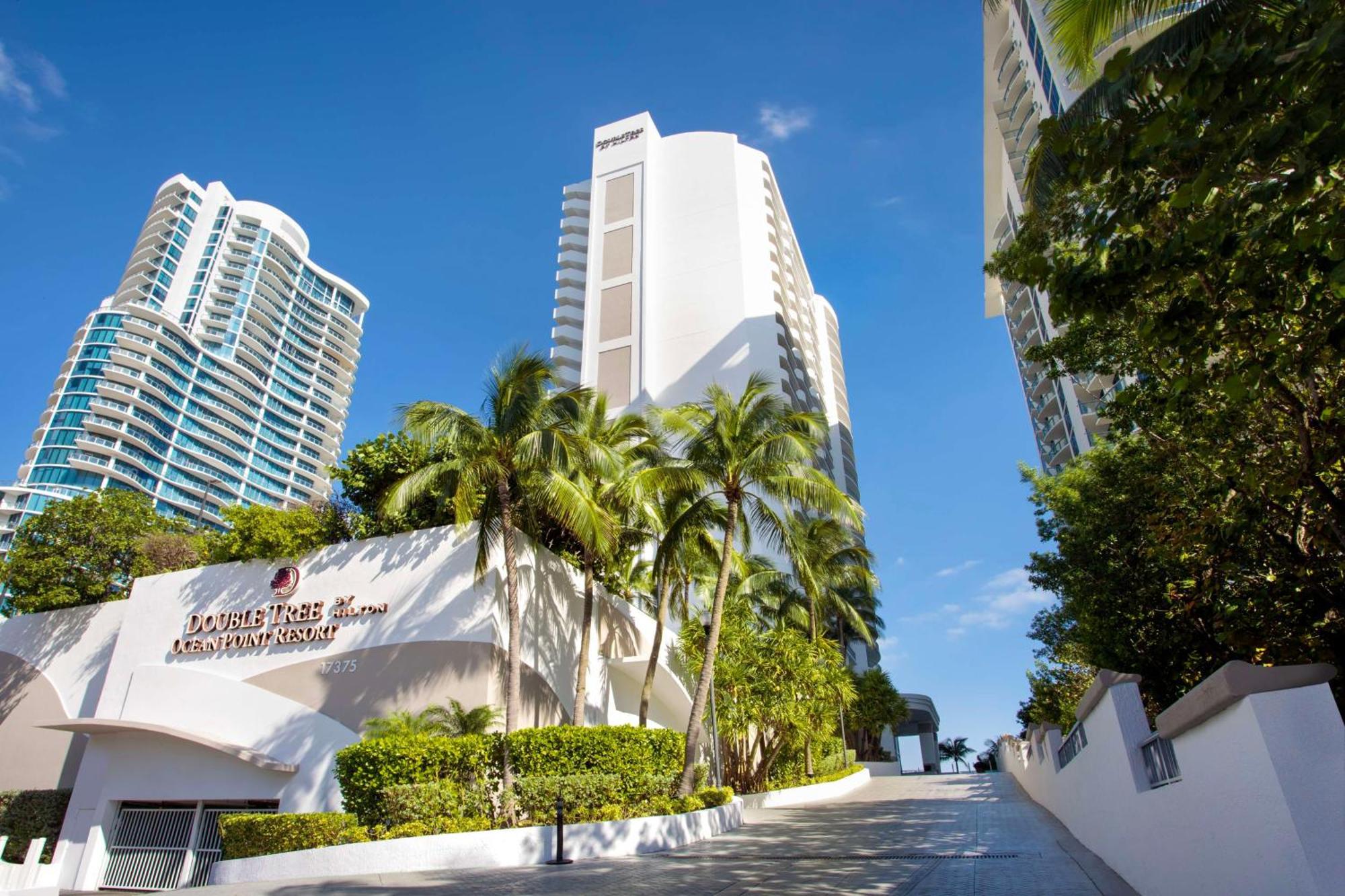 Doubletree By Hilton Ocean Point Resort - North Miami Beach Sunny Isles Beach Bagian luar foto